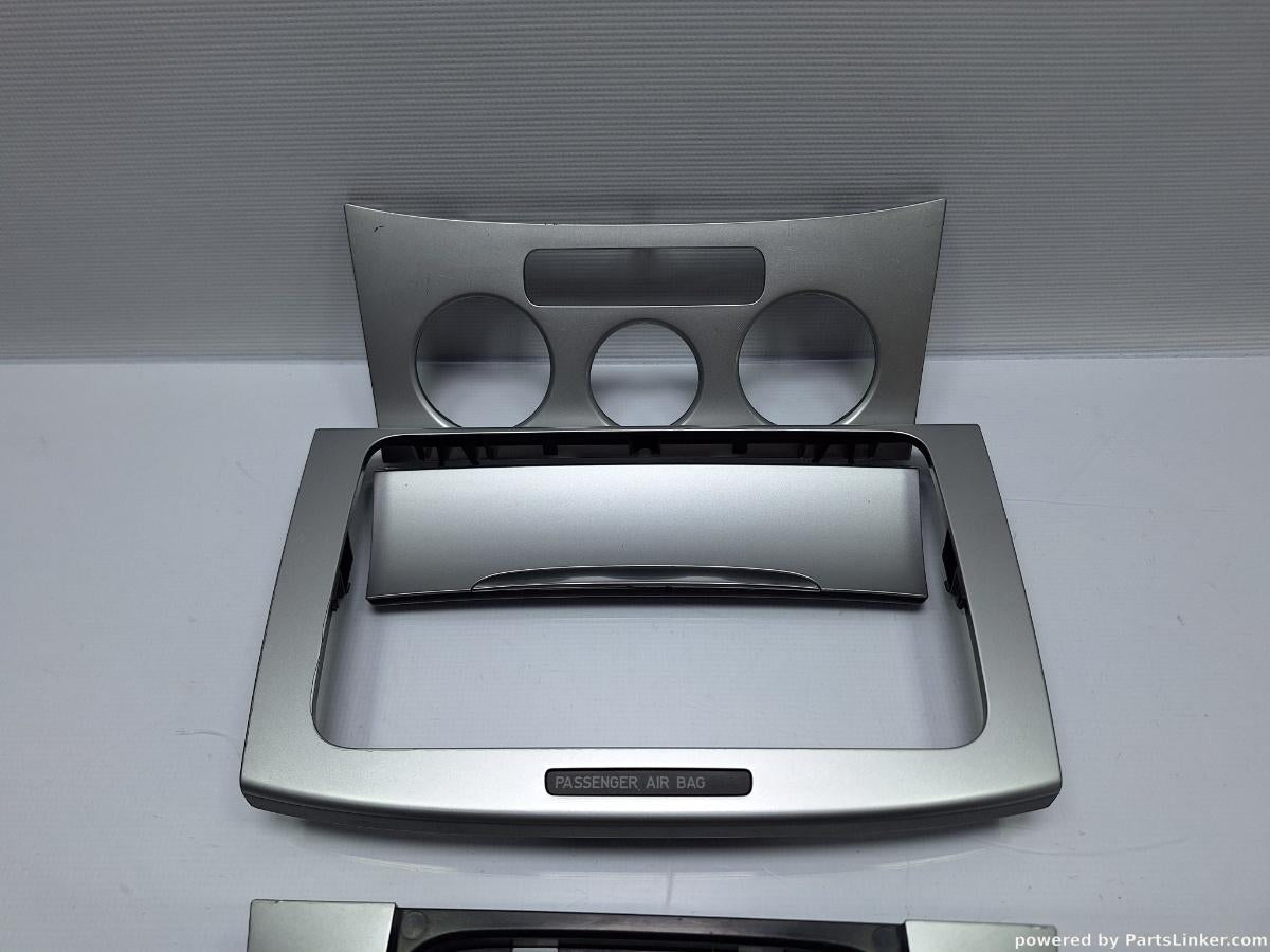 Treemuri consola centrala bord VOLKSWAGEN PASSAT Variant (3C5) [ 2005 - 2011 ] TDI (CBDC) 81KW|110HP OEM 3C0858069AE , 3C0864263G