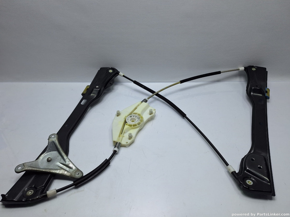 Macara geam dreapta fata VOLKSWAGEN PASSAT Variant (3C5) [ 2005 - 2011 ] TDI (CBDC) 81KW|110HP 980874101