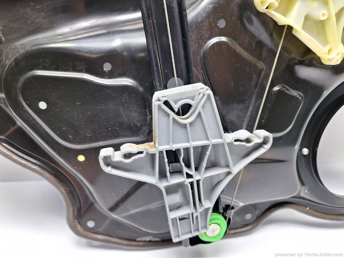 Macara geam dreapta spate VOLKSWAGEN PASSAT Variant (3C5) [ 2005 - 2011 ] TDI (CBDC) 81KW|110HP 3C4839756H