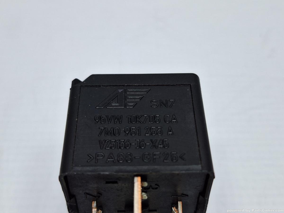 Releu 100 VOLKSWAGEN PASSAT Variant (3C5) [ 2005 - 2011 ] TDI (CBDC) 81KW|110HP OEM 7M0951253A