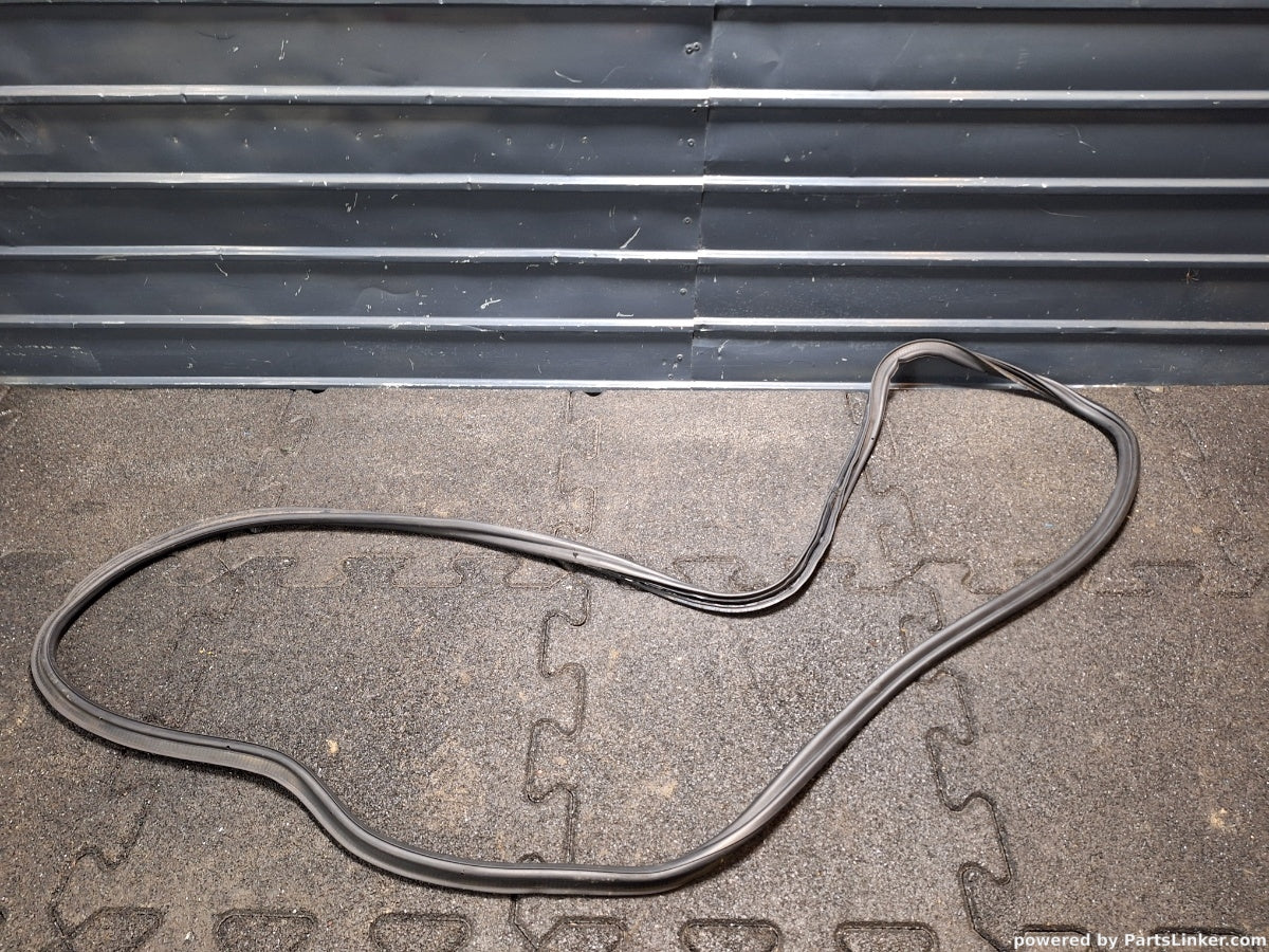 Cheder haion VOLKSWAGEN PASSAT Variant (3C5) [ 2005 - 2011 ] TDI (CBDC) 81KW|110HP C9827705B