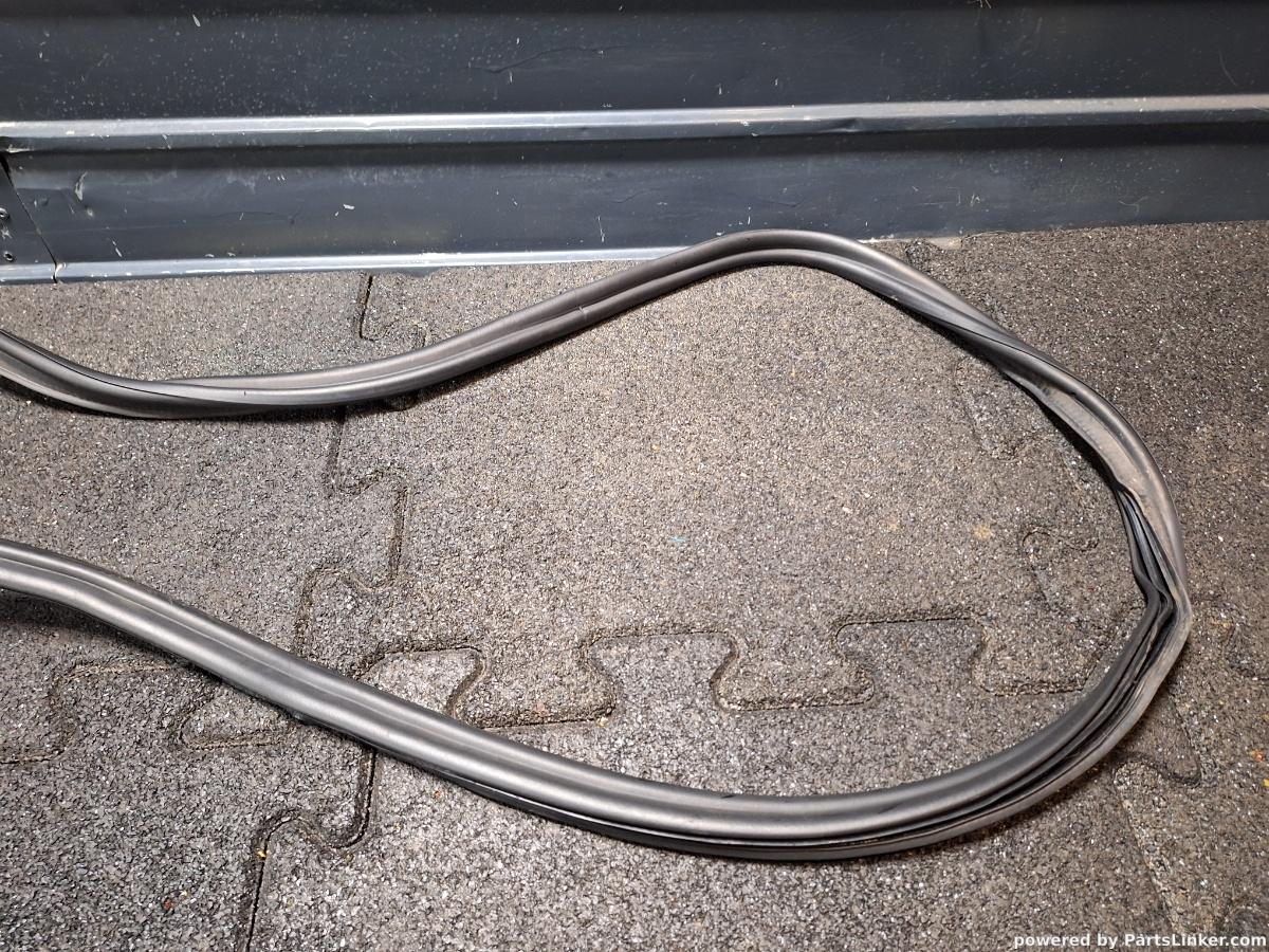 Cheder haion VOLKSWAGEN PASSAT Variant (3C5) [ 2005 - 2011 ] TDI (CBDC) 81KW|110HP OEM 3C9827705B