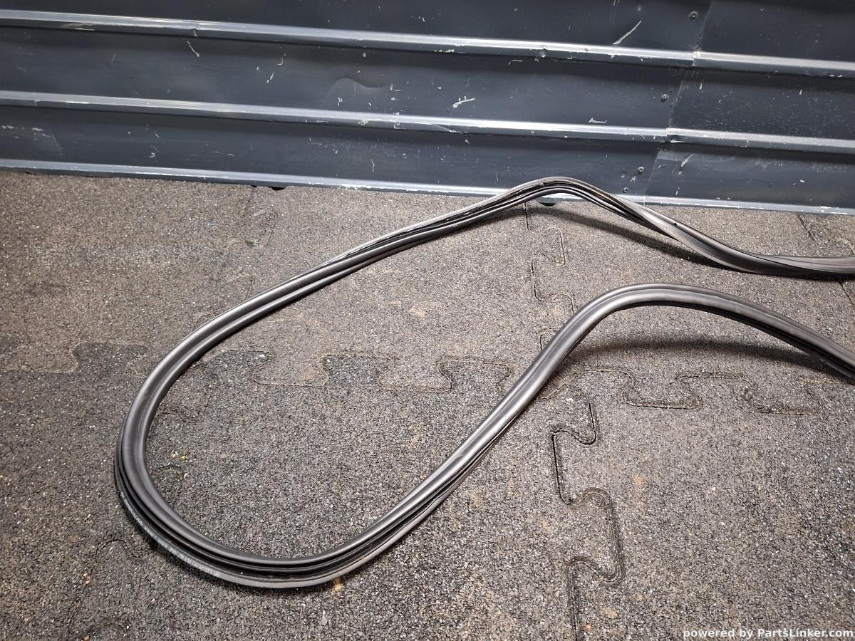Cheder haion VOLKSWAGEN PASSAT Variant (3C5) [ 2005 - 2011 ] TDI (CBDC) 81KW|110HP OEM 3C9827705B