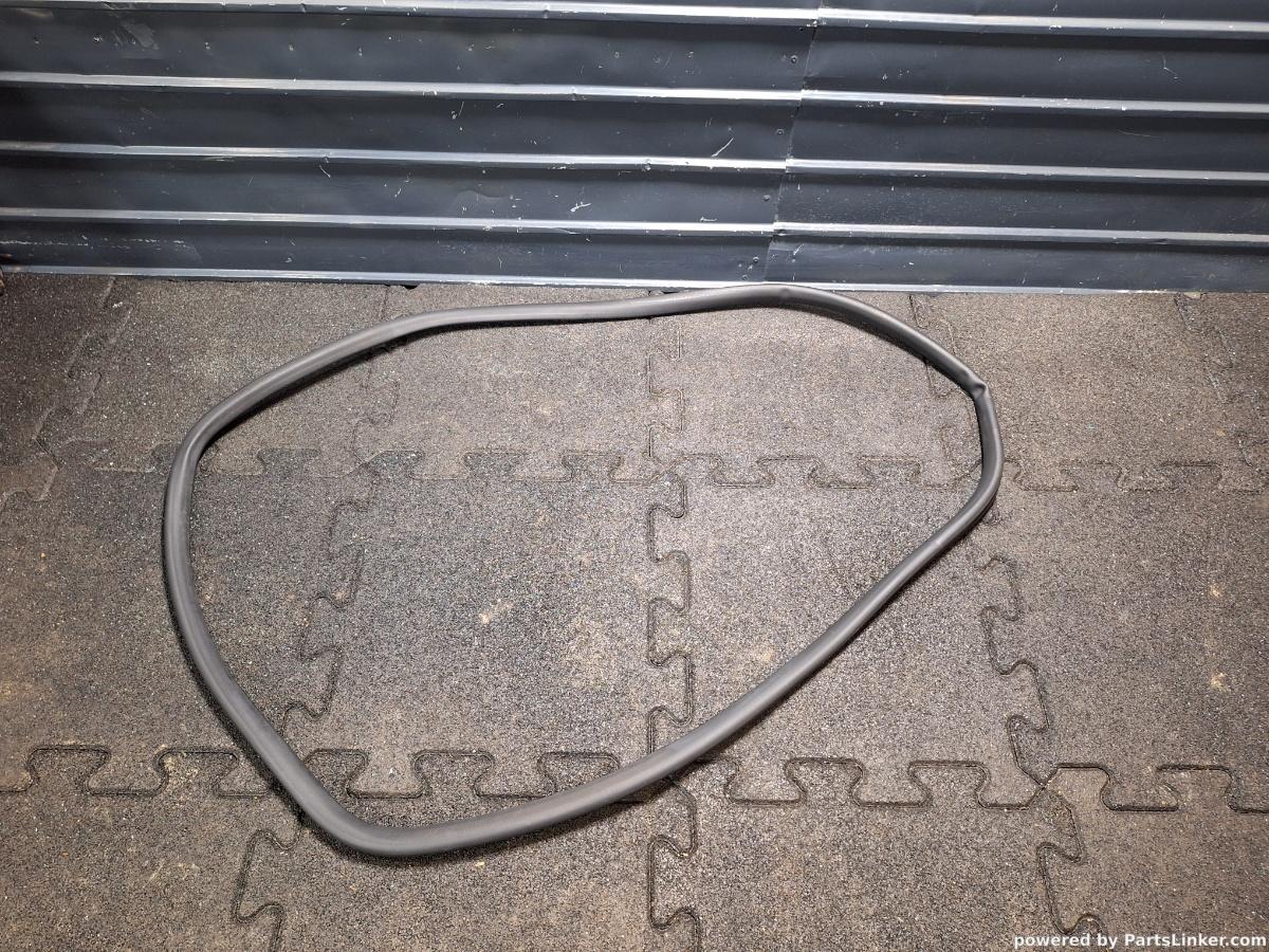 Cheder usa stanga spate VOLKSWAGEN PASSAT Variant (3C5) [ 2005 - 2011 ] TDI (CBDC) 81KW|110HP OEM 3C9867913B