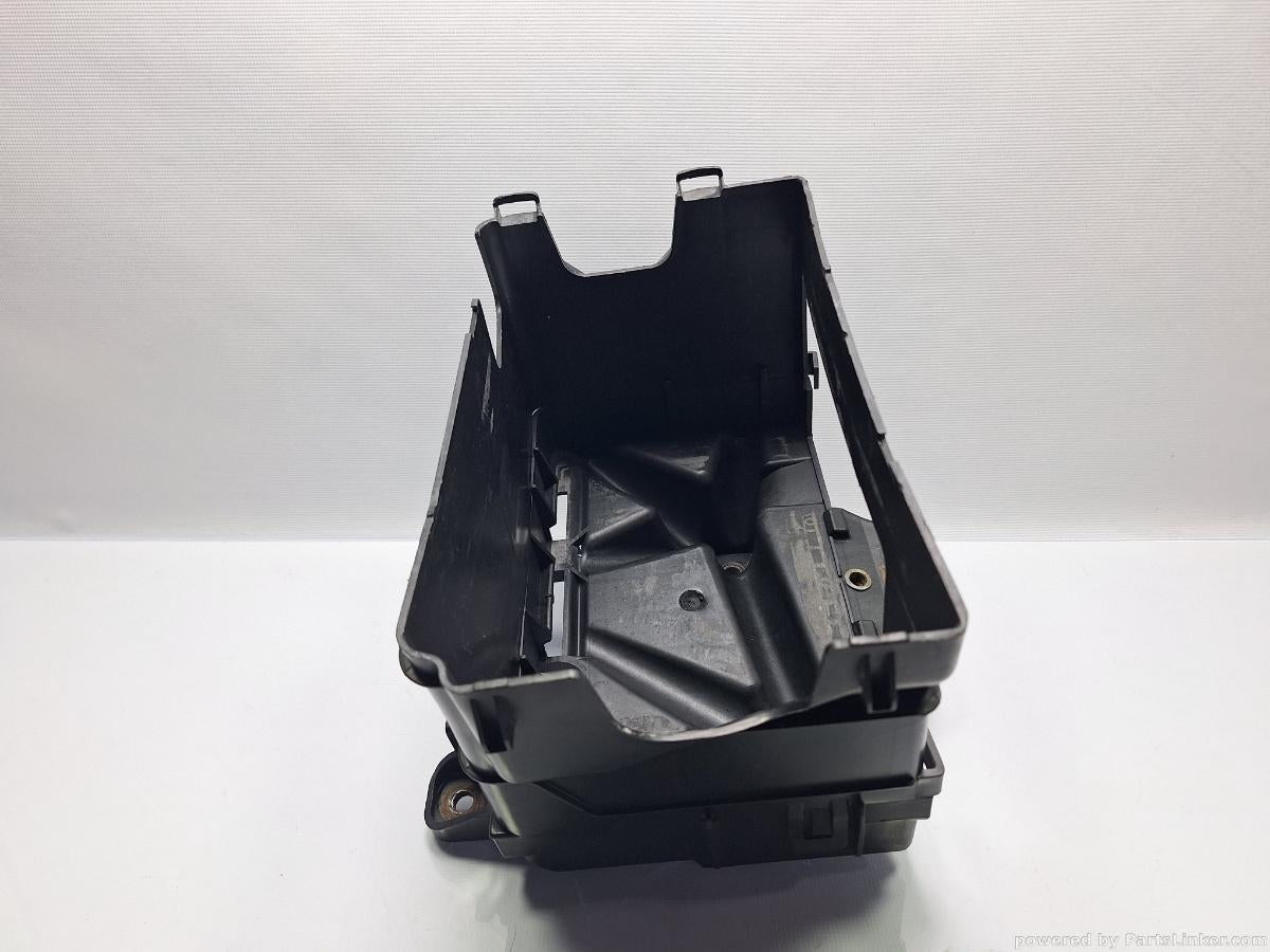 Carcasa baterie SEAT IBIZA IV (6L1) [ 2002 - 2009 ] 16V (AUB, BBZ) 74KW|100HP OEM 6Q0915331D