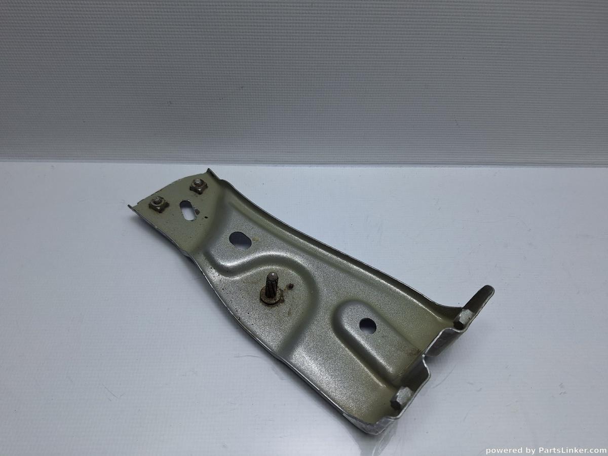 Suport aripa stanga fata VOLKSWAGEN PASSAT Variant (3C5) [ 2005 - 2011 ] TDI (CBDC) 81KW|110HP OEM 3C0821141