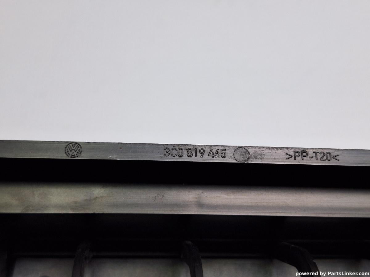 Grilaj aerisire habitaclu VOLKSWAGEN PASSAT Variant (3C5) [ 2005 - 2011 ] TDI (CBDC) 81KW|110HP OEM 3C0819465