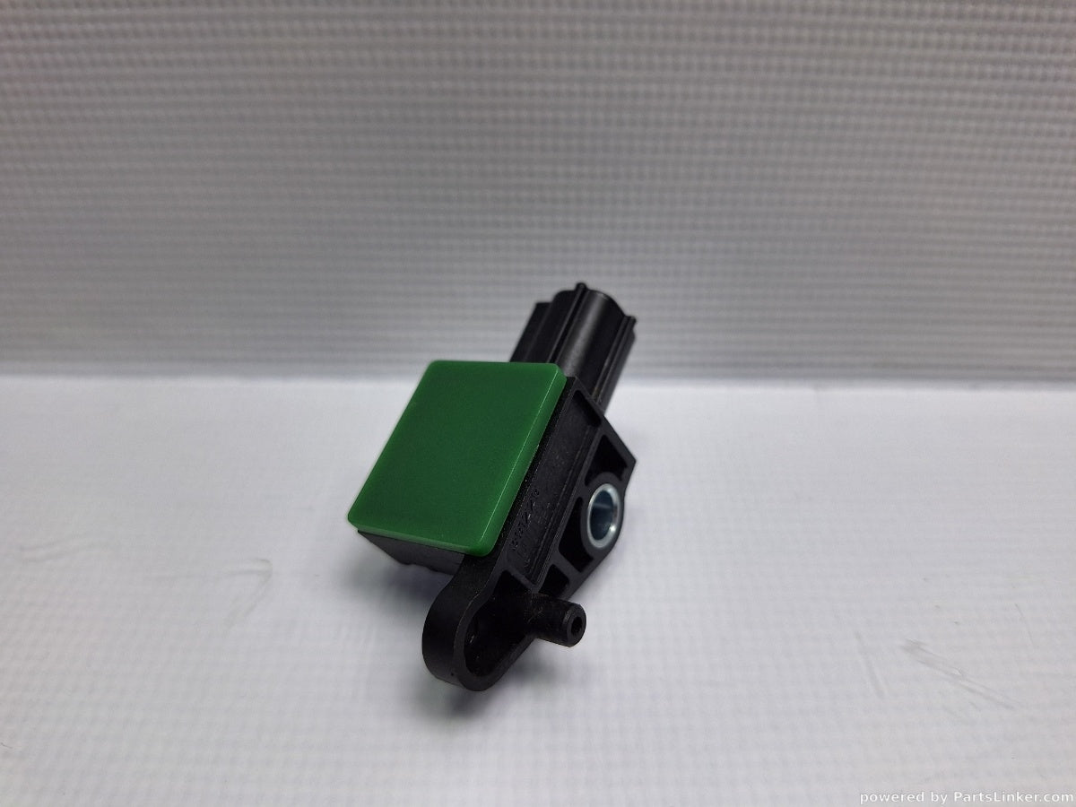 Senzor impact airbag VOLKSWAGEN PASSAT Variant (3C5) [ 2005 - 2011 ] TDI (CBDC) 81KW|110HP 5N0959351B