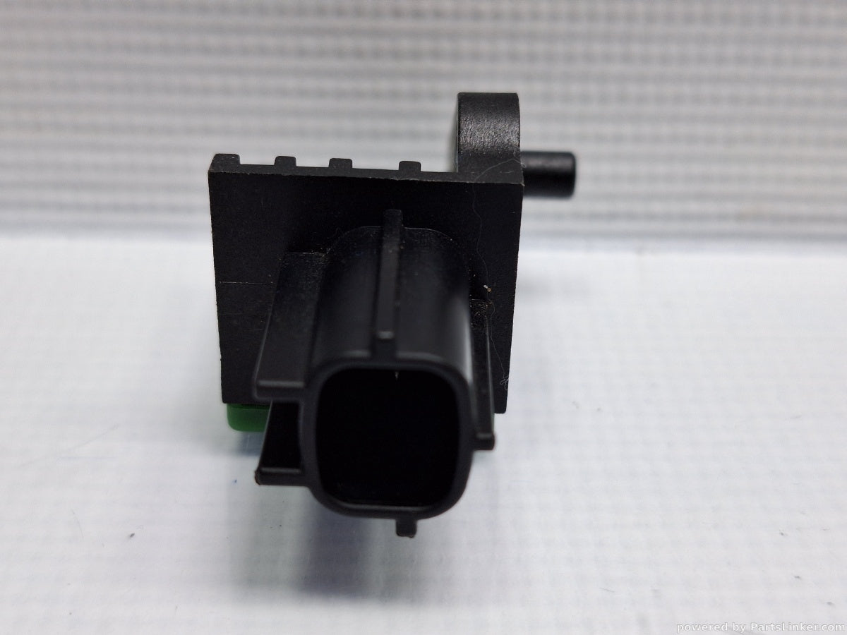 Senzor impact airbag VOLKSWAGEN PASSAT Variant (3C5) [ 2005 - 2011 ] TDI (CBDC) 81KW|110HP 5N0959351B