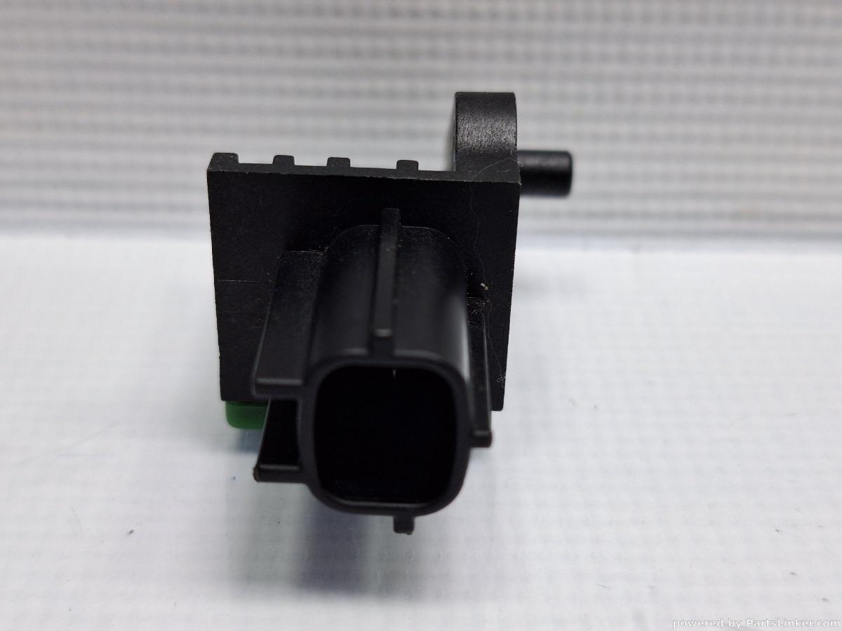 Senzor impact airbag VOLKSWAGEN PASSAT Variant (3C5) [ 2005 - 2011 ] TDI (CBDC) 81KW|110HP OEM 5N0959351B