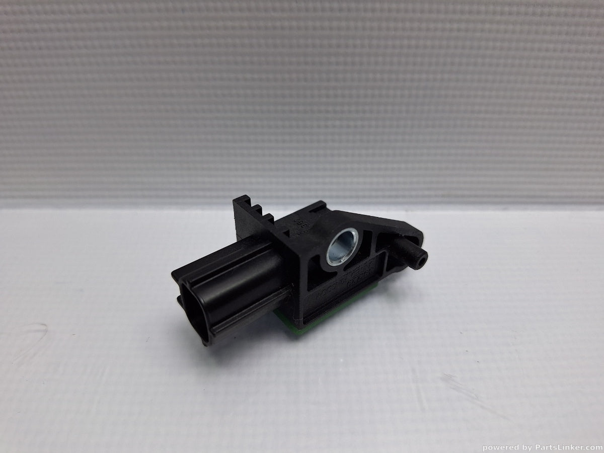 Senzor impact airbag VOLKSWAGEN PASSAT Variant (3C5) [ 2005 - 2011 ] TDI (CBDC) 81KW|110HP 5N0959351B