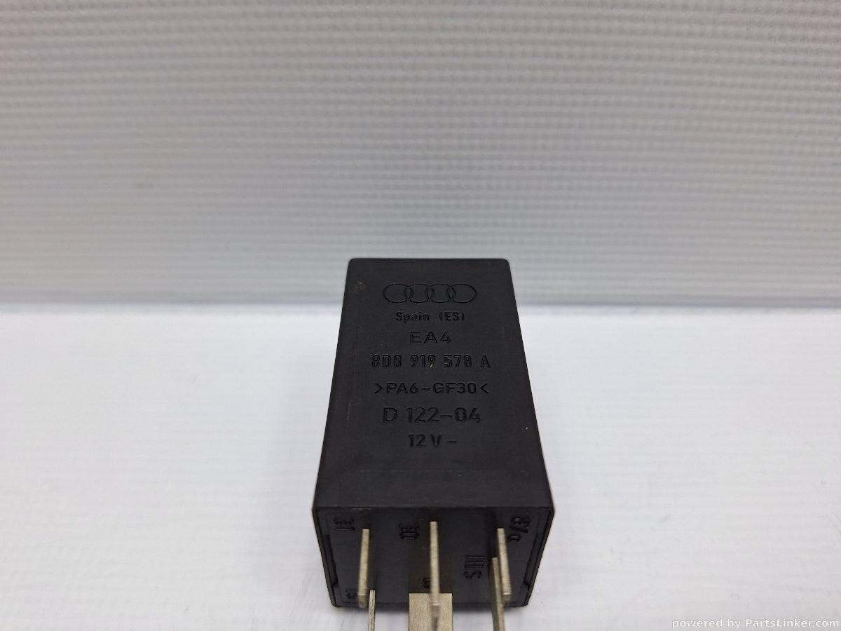 Releu 384 VOLKSWAGEN PASSAT Variant (3B6) [ 2000 - 2005 ] TDI (AVB) 74KW|101HP 8D0919578A