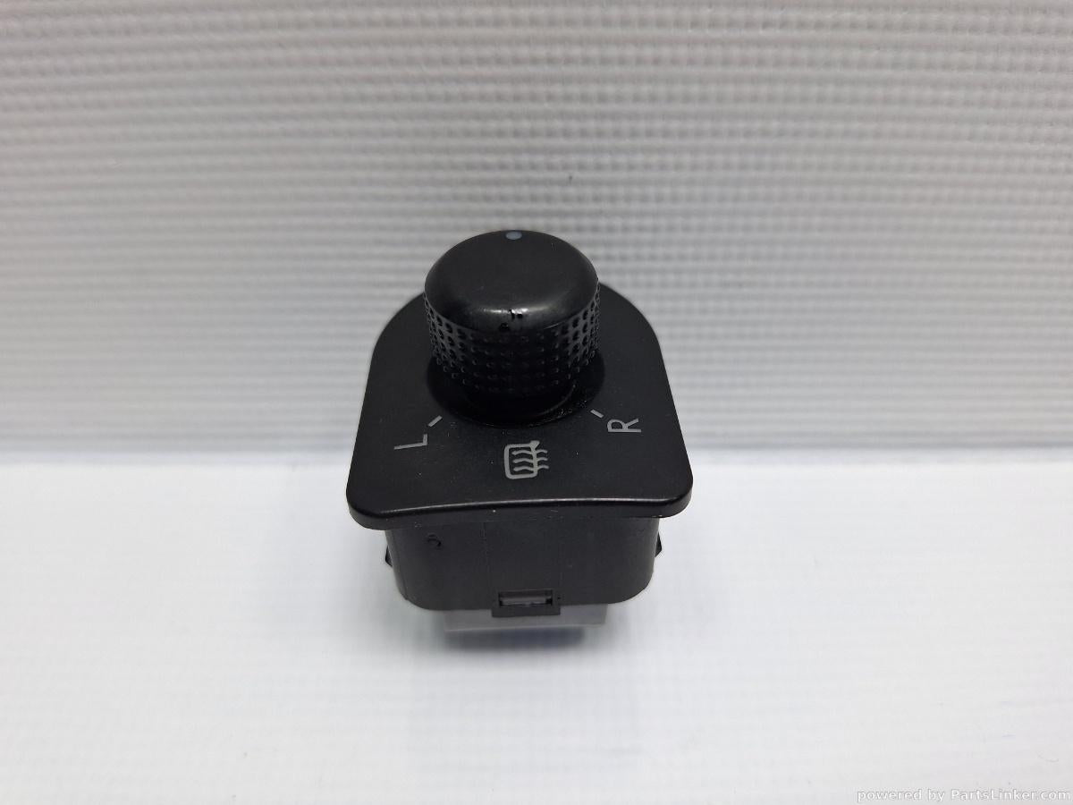 Buton reglaj oglinzi VOLKSWAGEN PASSAT Variant (3B6) [ 2000 - 2005 ] TDI (AVB) 74KW|101HP Topran 109774
