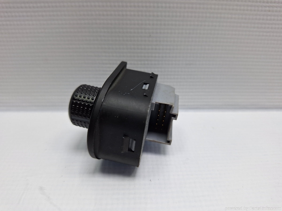 Buton reglaj oglinzi VOLKSWAGEN PASSAT Variant (3B6) [ 2000 - 2005 ] TDI (AVB) 74KW|101HP Topran 109774