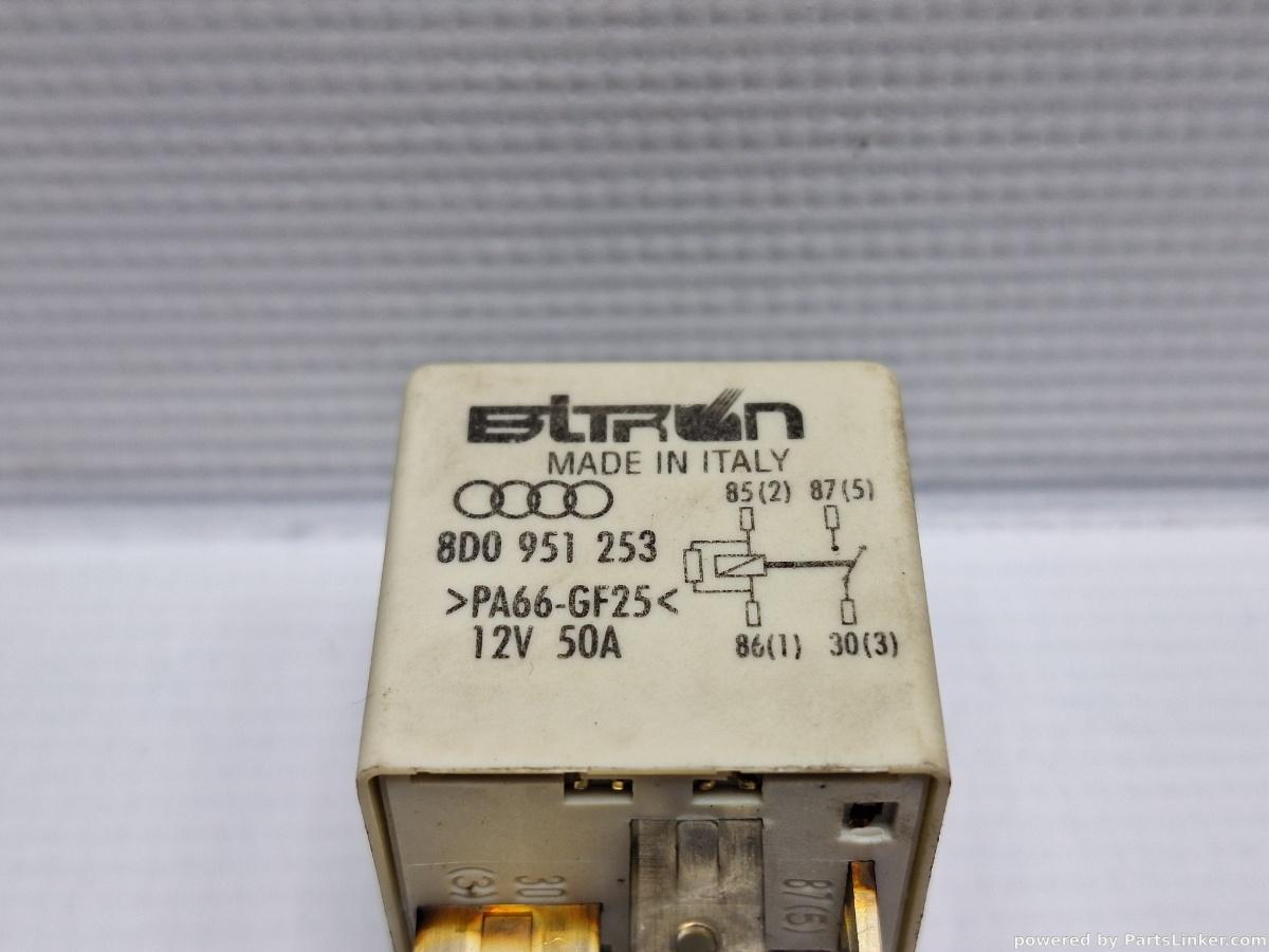 Releu 370 VOLKSWAGEN PASSAT Variant (3B6) [ 2000 - 2005 ] TDI (AVB) 74KW|101HP OEM 8D0951253