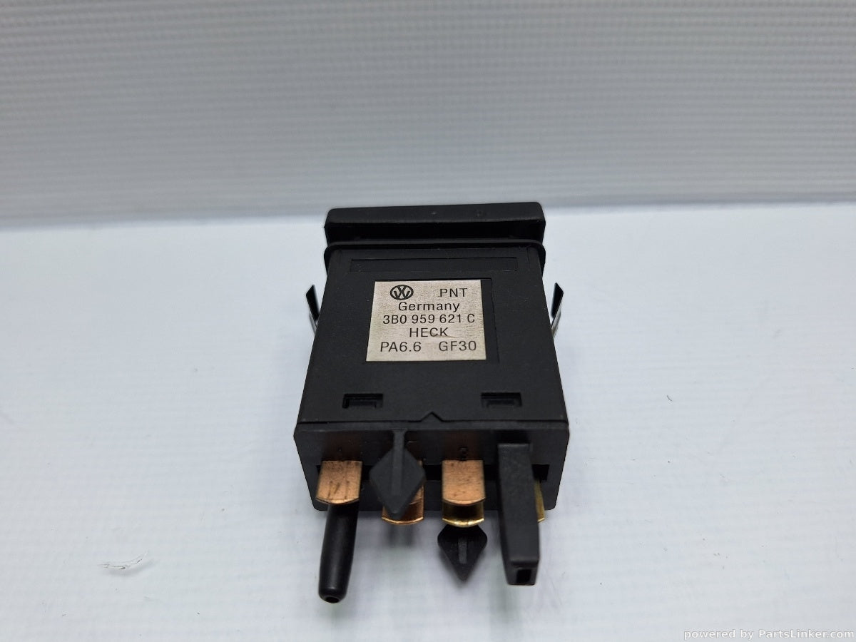 Buton dezaburire luneta VOLKSWAGEN PASSAT Variant (3B6) [ 2000 - 2005 ] TDI (AVB) 74KW|101HP 3B0959621C
