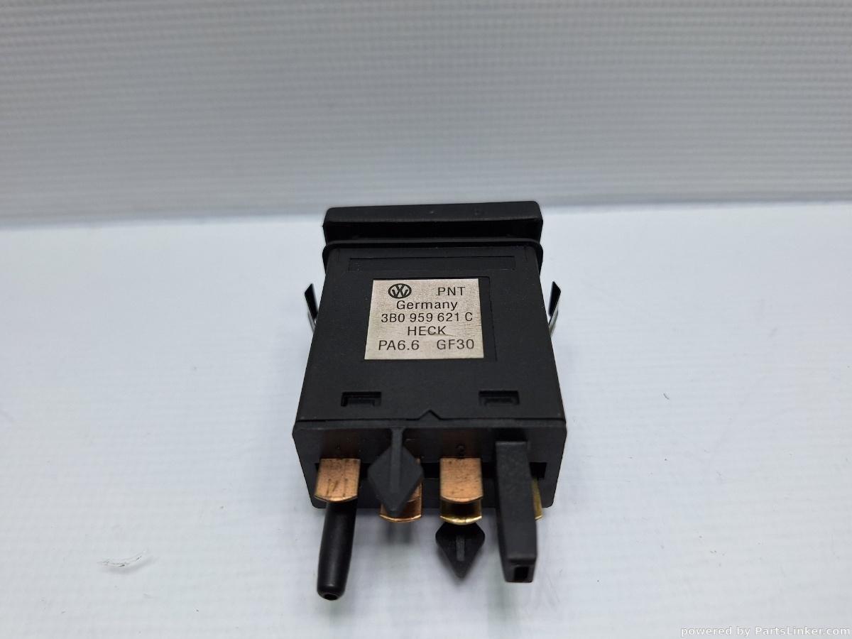 Buton dezaburire luneta VOLKSWAGEN PASSAT Variant (3B6) [ 2000 - 2005 ] TDI (AVB) 74KW|101HP OEM 3B0959621C