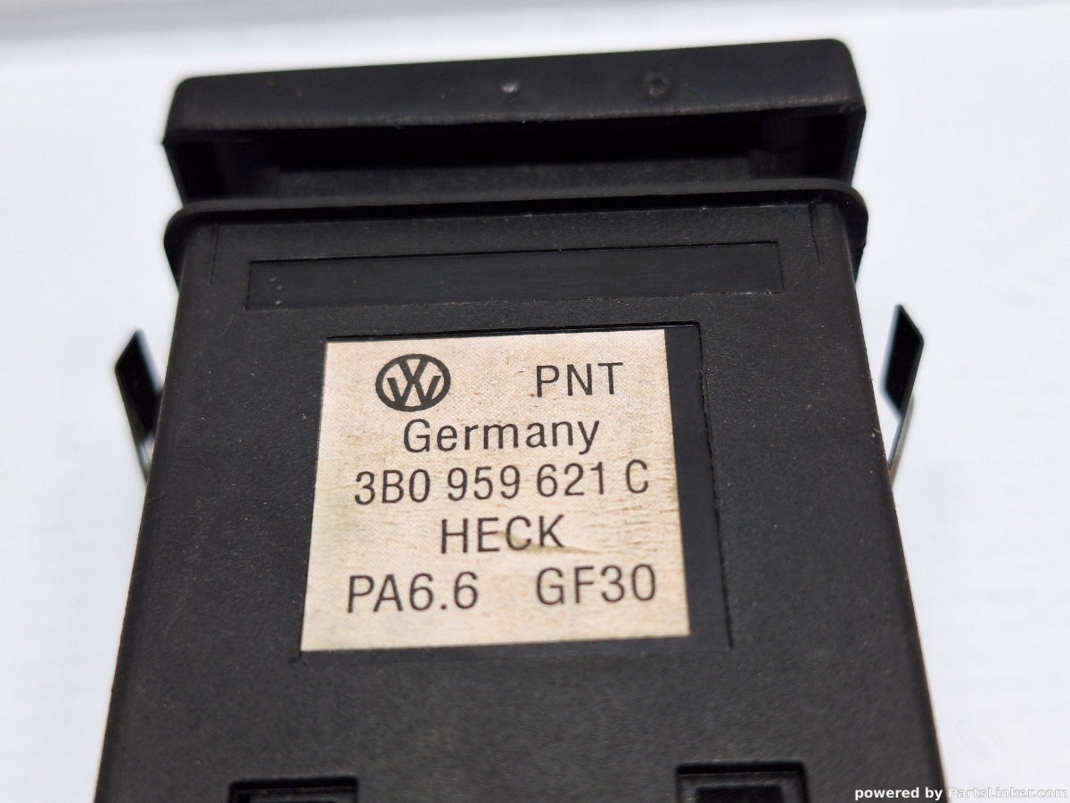 Buton dezaburire luneta VOLKSWAGEN PASSAT Variant (3B6) [ 2000 - 2005 ] TDI (AVB) 74KW|101HP 3B0959621C