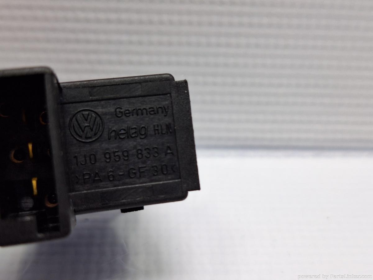 Buton deschidere usita rezervor VOLKSWAGEN PASSAT Variant (3B6) [ 2000 - 2005 ] TDI (AVB) 74KW|101HP OEM 1J0959833A