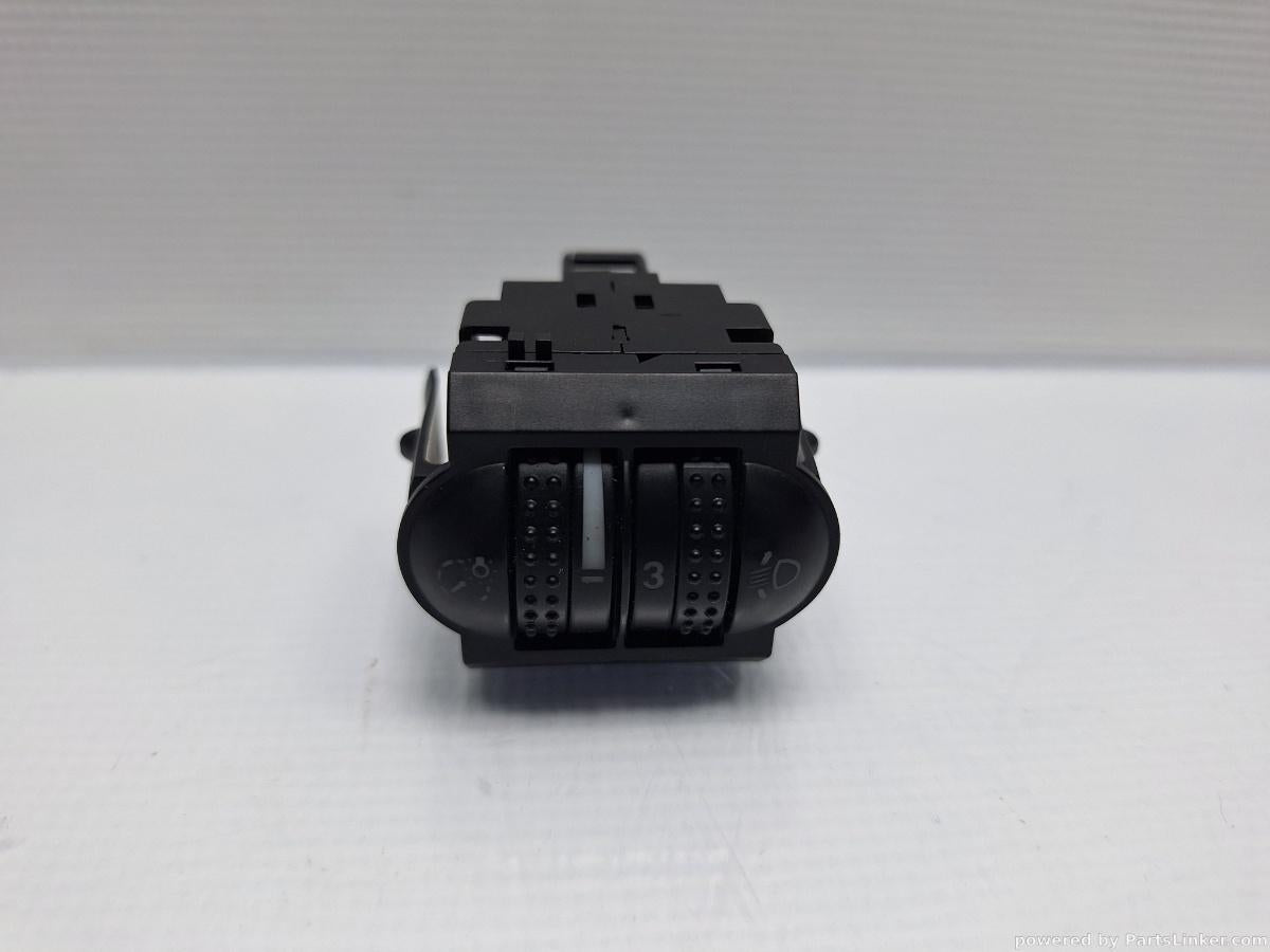 Buton reglaj faruri VOLKSWAGEN PASSAT Variant (3B6) [ 2000 - 2005 ] TDI (AVB) 74KW|101HP OEM 3B0941333C