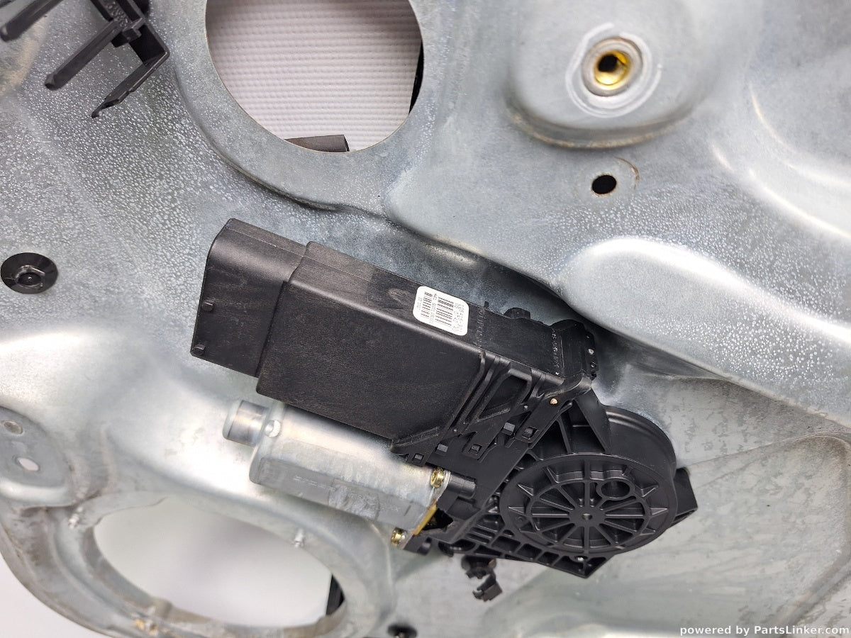 Macara geam dreapta fata VOLKSWAGEN PASSAT Variant (3B6) [ 2000 - 2005 ] TDI (AVB) 74KW|101HP 3B4837752HQ