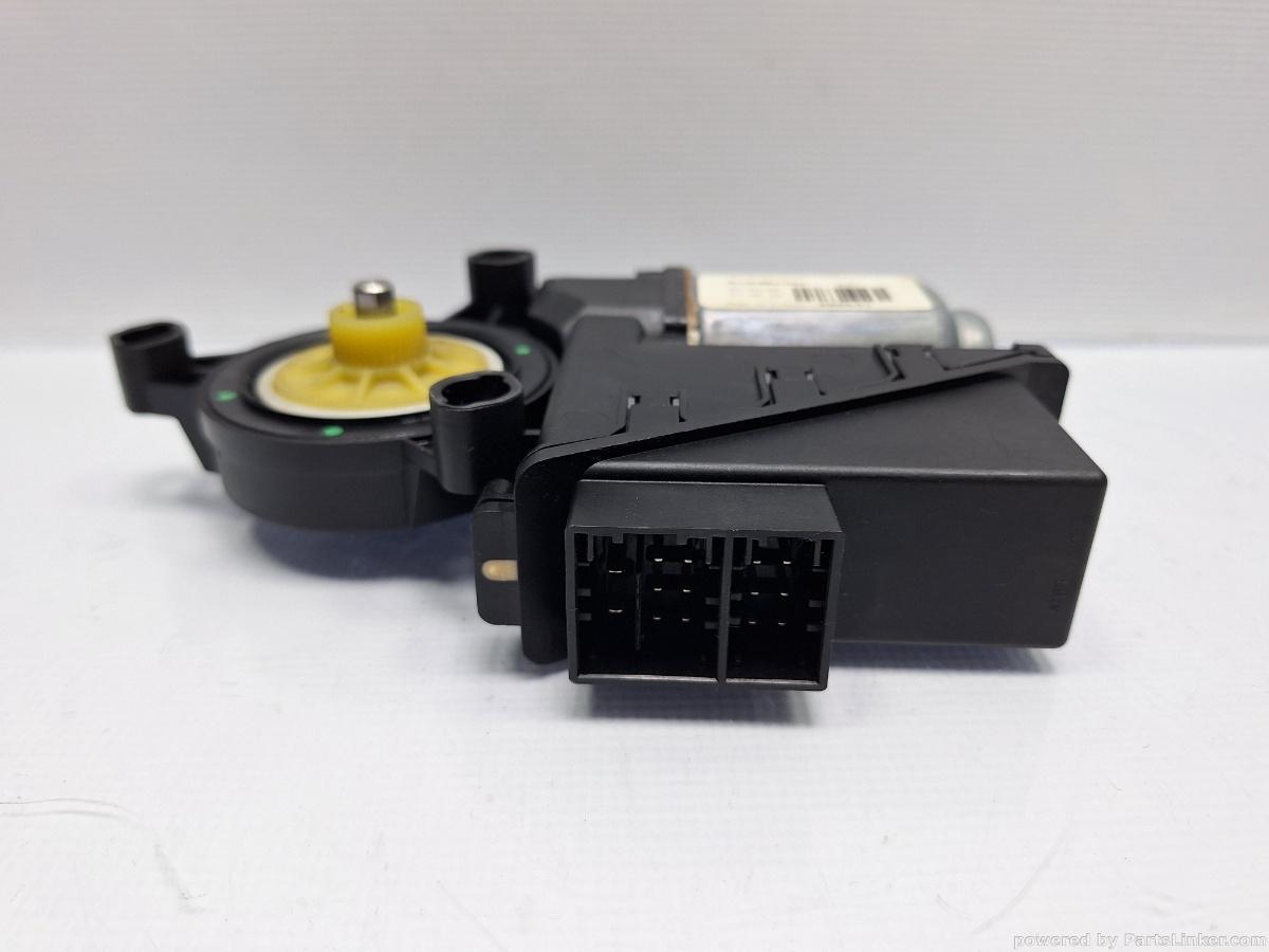 Motoras macara geam stanga spate VOLKSWAGEN POLO (9N_) [ 2001 - 2012 ] 16V (AUA, BBY, BKY) 55KW|75HP OEM 6Q0959811A