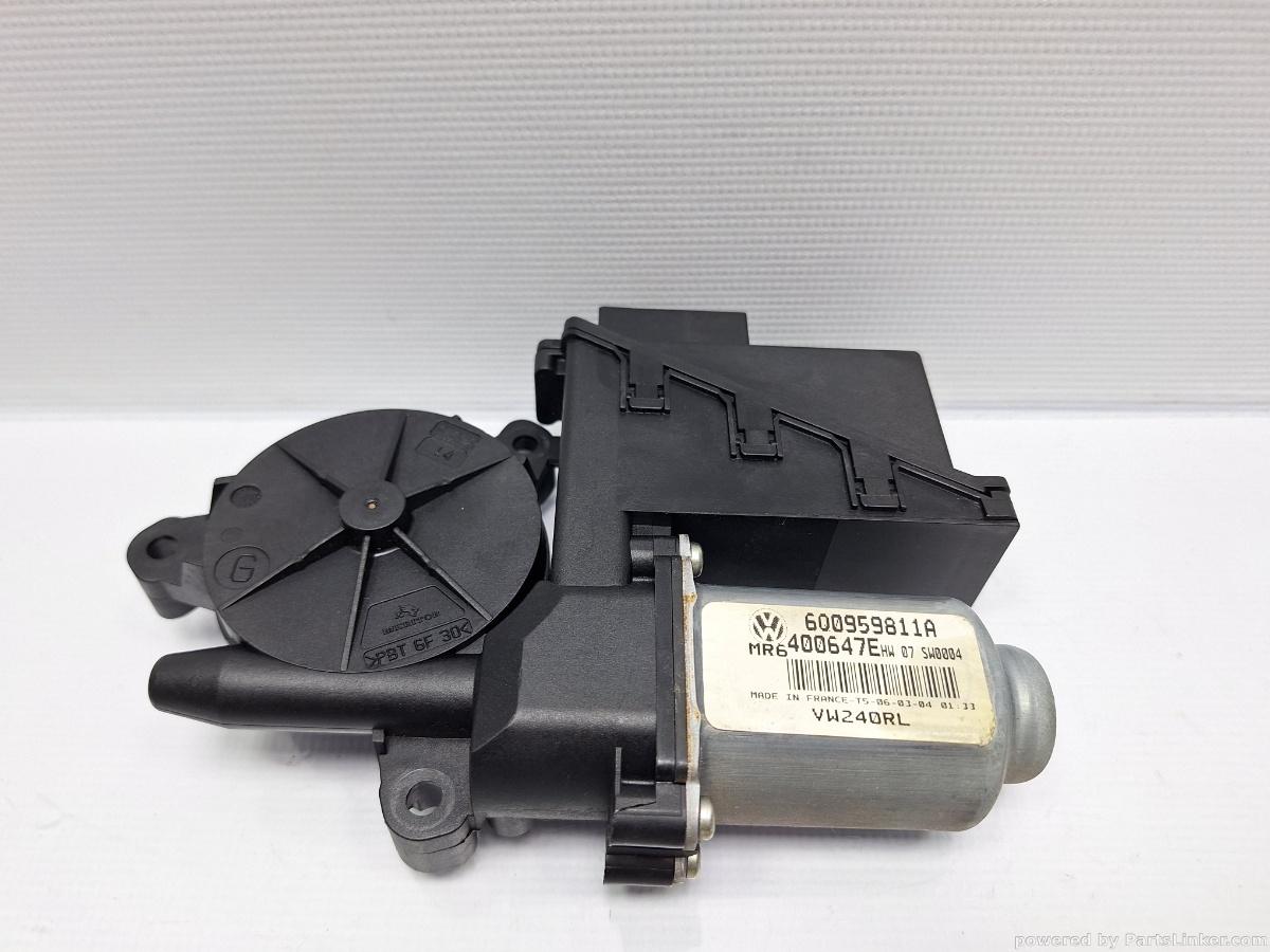 Motoras macara geam stanga spate VOLKSWAGEN POLO (9N_) [ 2001 - 2012 ] 16V (AUA, BBY, BKY) 55KW|75HP OEM 6Q0959811A