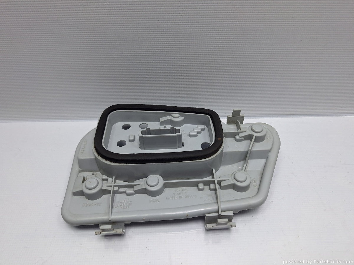 Soclu stop dreapta VOLKSWAGEN POLO (9N_) [ 2001 - 2012 ] 16V (AUA, BBY, BKY) 55KW|75HP 6Q6945258A