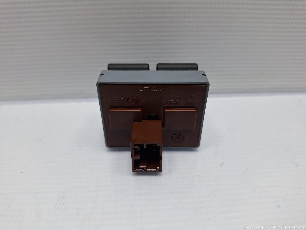 Comanda geamuri electrice VOLKSWAGEN POLO (9N_) [ 2001 - 2012 ] 16V (AUA, BBY, BKY) 55KW|75HP OEM 6Q0959858A