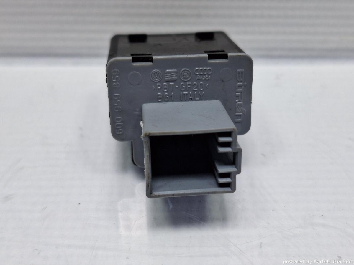 Buton blocare geamuri pasageri VOLKSWAGEN POLO (9N_) [ 2001 - 2012 ] 16V (AUA, BBY, BKY) 55KW|75HP OEM 6Q0959859