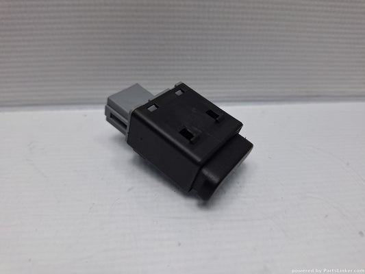 Buton blocare geamuri pasageri VOLKSWAGEN POLO (9N_) [ 2001 - 2012 ] 16V (AUA, BBY, BKY) 55KW|75HP 6Q0959859