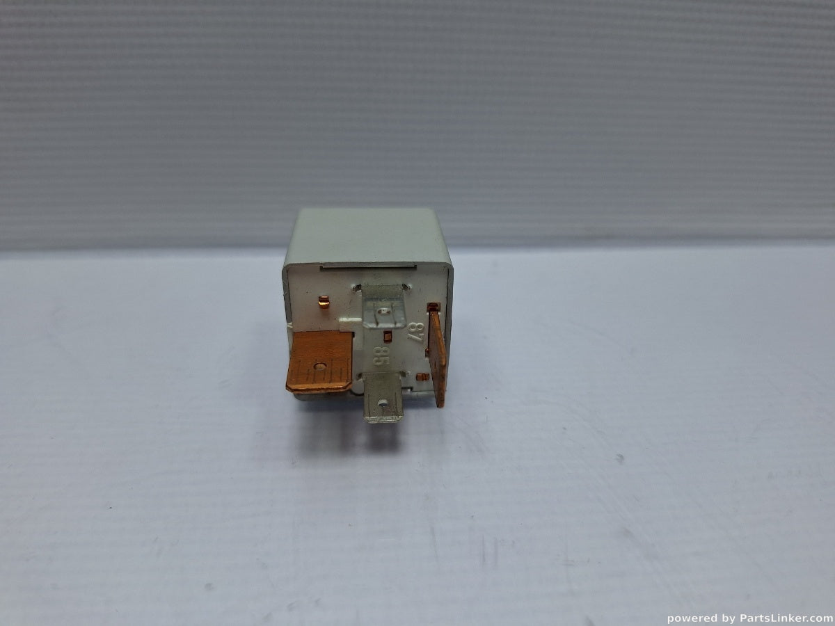 Releu 18 VOLKSWAGEN POLO (9N_) [ 2001 - 2012 ] 16V (AUA, BBY, BKY) 55KW|75HP 191937503