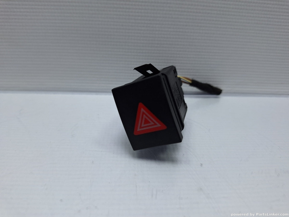 Buton avarie VOLKSWAGEN POLO (9N_) [ 2001 - 2012 ] 16V (AUA, BBY, BKY) 55KW|75HP 6Q0953235A