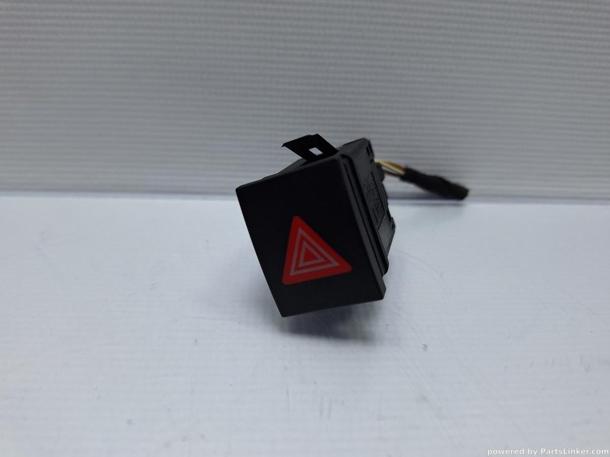 Buton avarie VOLKSWAGEN POLO (9N_) [ 2001 - 2012 ] 16V (AUA, BBY, BKY) 55KW|75HP OEM 6Q0953235A