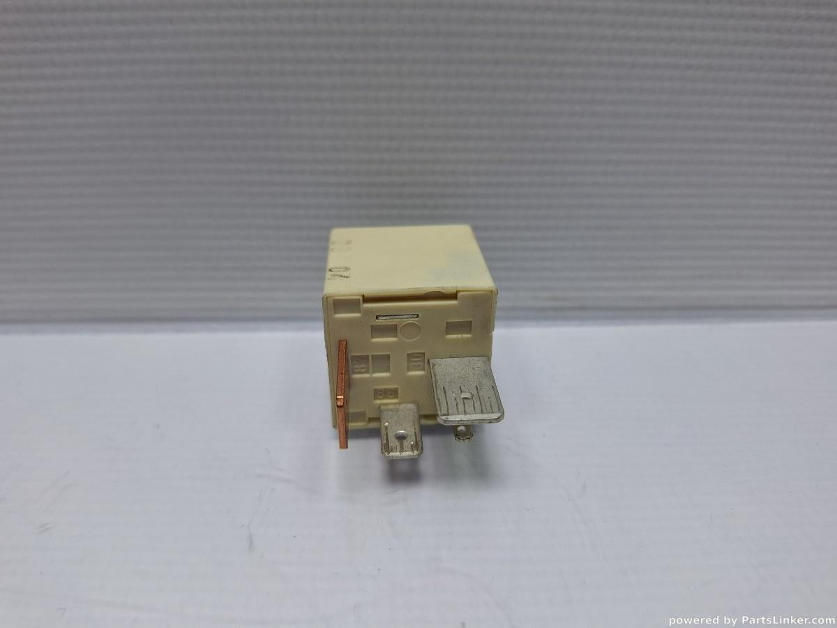 Releu 167 VOLKSWAGEN POLO (9N_) [ 2001 - 2012 ] 16V (AUA, BBY, BKY) 55KW|75HP OEM 191906383C
