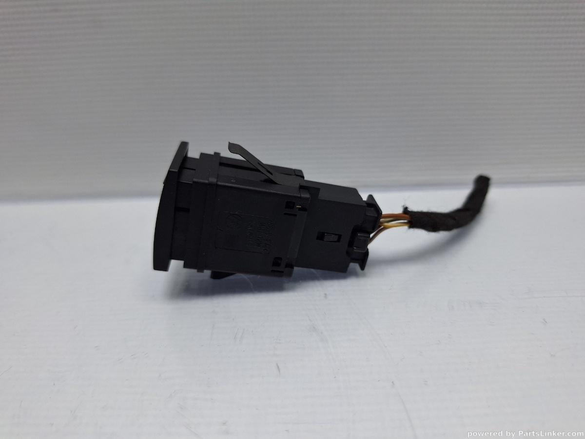 Buton dezaburire luneta VOLKSWAGEN POLO (9N_) [ 2001 - 2012 ] 16V (AUA, BBY, BKY) 55KW|75HP OEM 6Q0959621