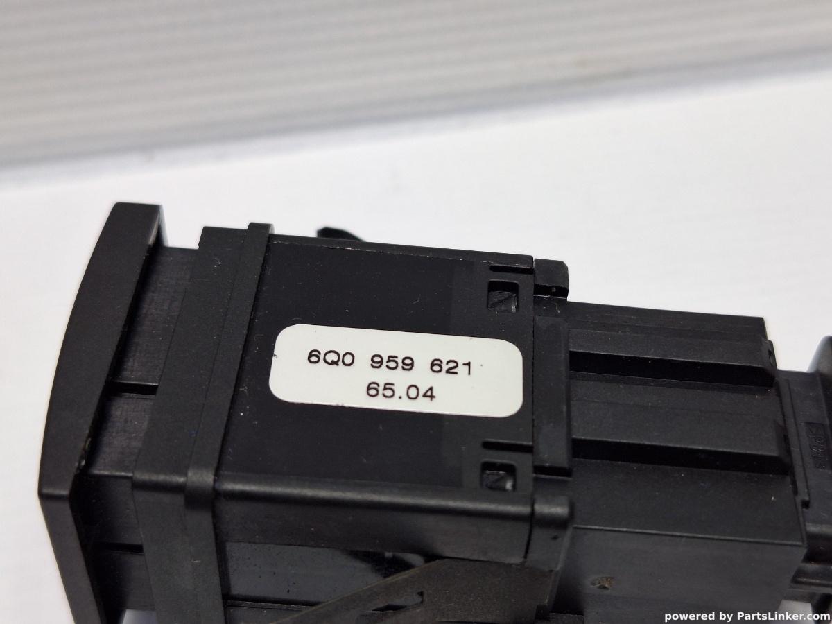 Buton dezaburire luneta VOLKSWAGEN POLO (9N_) [ 2001 - 2012 ] 16V (AUA, BBY, BKY) 55KW|75HP OEM 6Q0959621