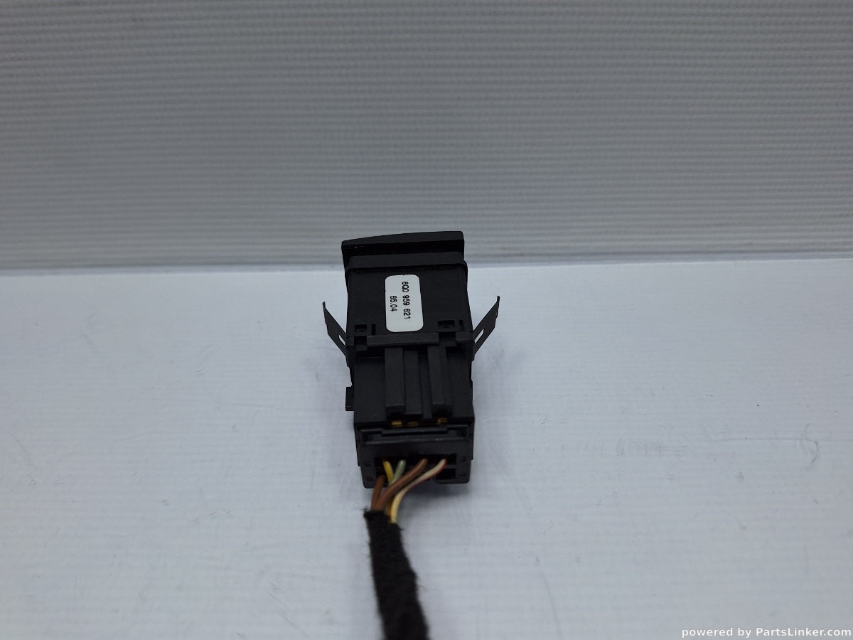 Buton dezaburire luneta VOLKSWAGEN POLO (9N_) [ 2001 - 2012 ] 16V (AUA, BBY, BKY) 55KW|75HP 6Q0959621