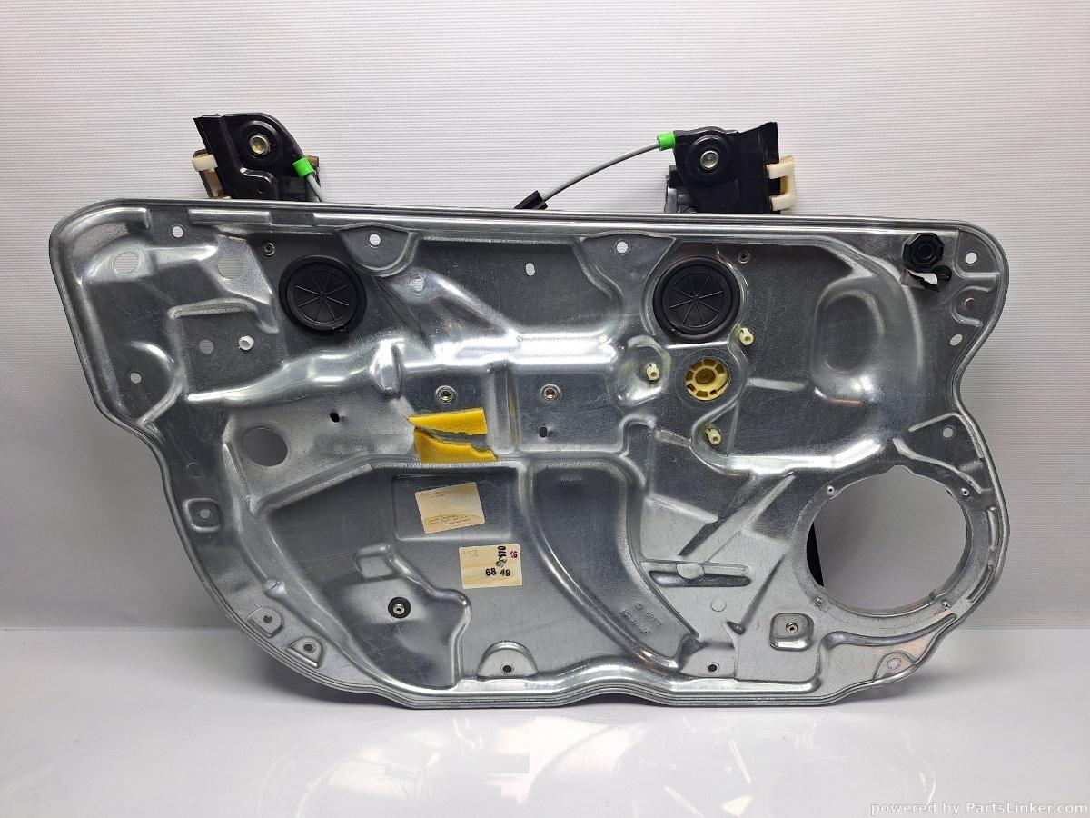 Macara geam stanga fata VOLKSWAGEN POLO (9N_) [ 2001 - 2012 ] 16V (AUA, BBY, BKY) 55KW|75HP OEM 6Q4837755