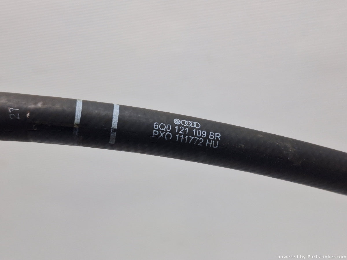 Furtun apa VOLKSWAGEN POLO (9N_) [ 2001 - 2012 ] 16V (AUA, BBY, BKY) 55KW|75HP 6Q0121109BR