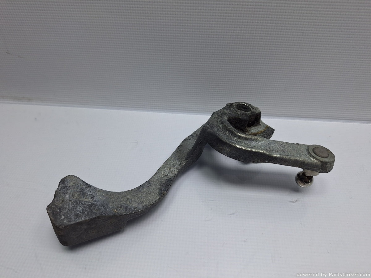 Levier schimbator VOLKSWAGEN POLO (9N_) [ 2001 - 2012 ] 16V (AUA, BBY, BKY) 55KW|75HP 6Q0711051M