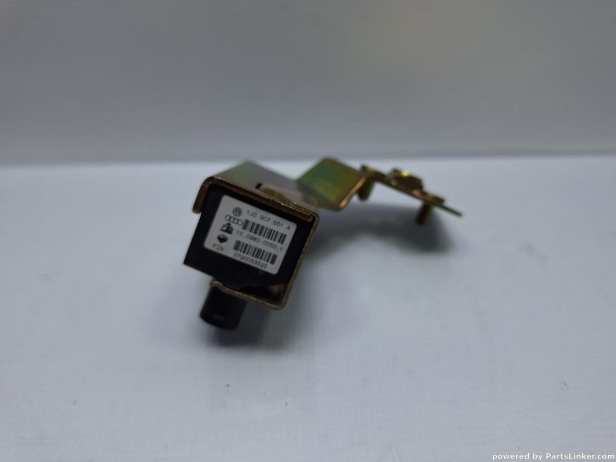 Senzor ESP G200 VOLKSWAGEN GOLF IV (1J1) [ 1997 - 2007 ] OEM 1J0907651A
