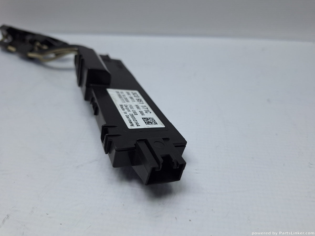 Microfon VOLKSWAGEN PASSAT Variant (3C5) [ 2005 - 2011 ] TDI (CBDC) 81KW|110HP 3C0951171C