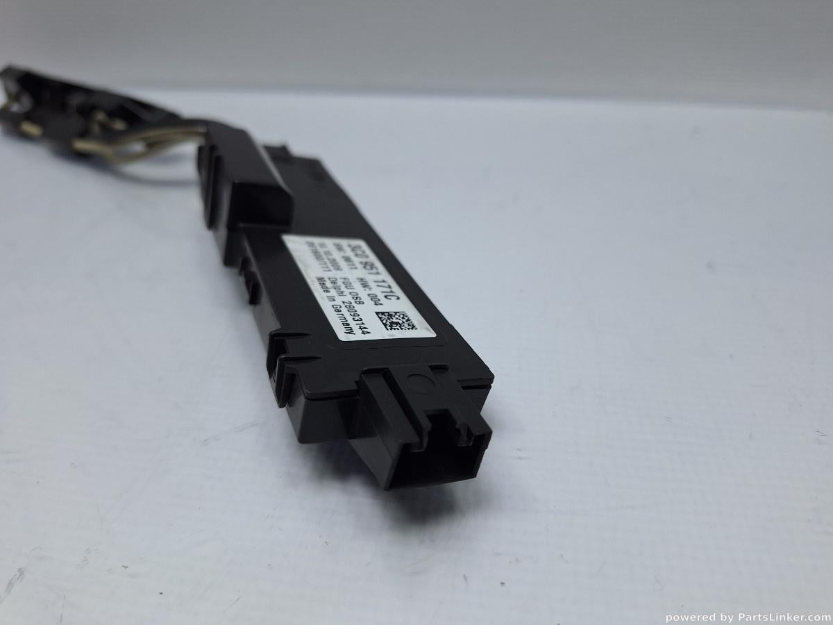 Microfon VOLKSWAGEN PASSAT Variant (3C5) [ 2005 - 2011 ] OEM 3C0951171C