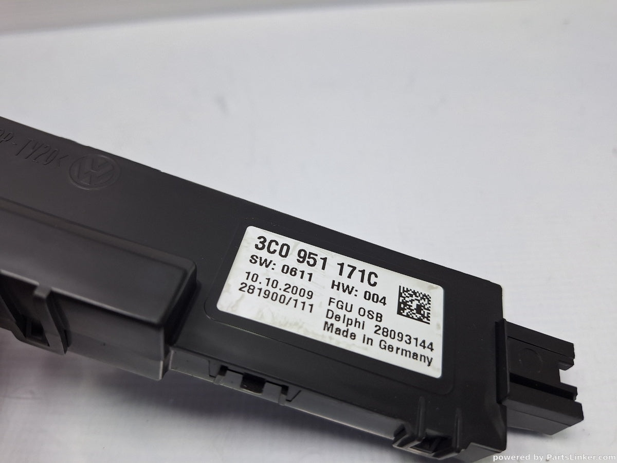 Microfon VOLKSWAGEN PASSAT Variant (3C5) [ 2005 - 2011 ] TDI (CBDC) 81KW|110HP 3C0951171C