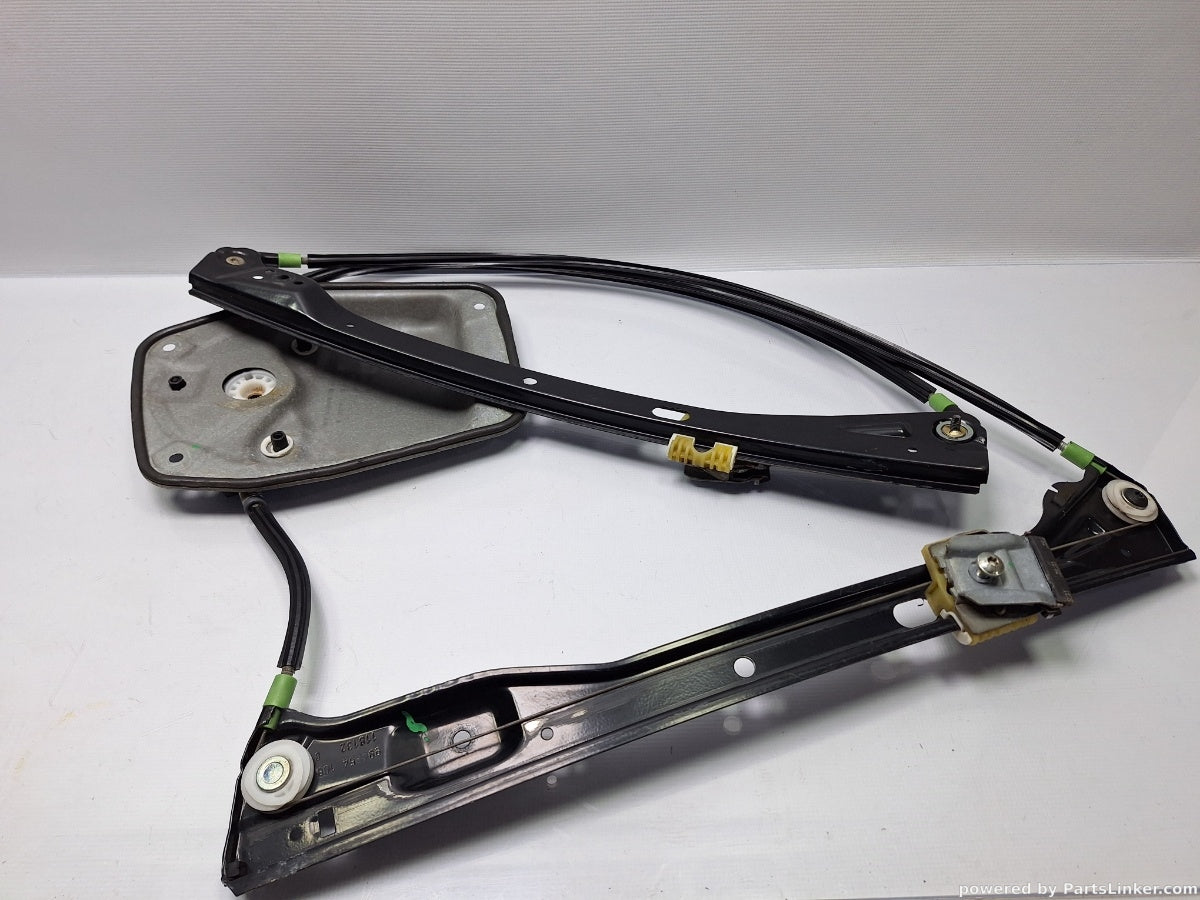 Macara geam electric dreapta VOLKSWAGEN GOLF V (1K1) [ 2003 - 2009 ] TDI 16V (BKD) 103KW|140HP 1K3837462A