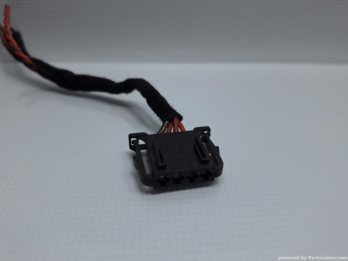 Conector stop VOLKSWAGEN TIGUAN (5N_) [ 2007 - > ] TDI (CBAB, CFFB) 103KW|140HP 4D0972704