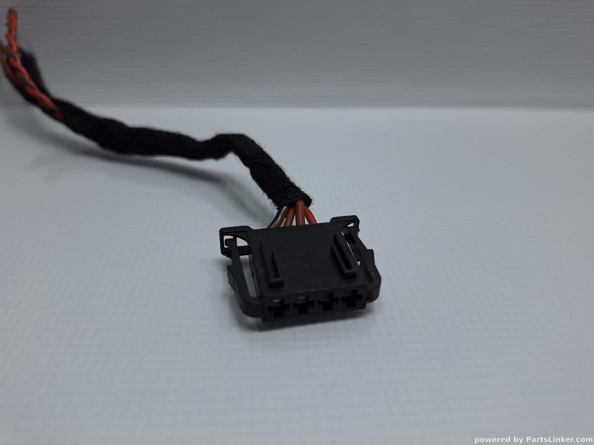 Conector stop VOLKSWAGEN TIGUAN (5N_) [ 2007 - > ] OEM 4D0972704