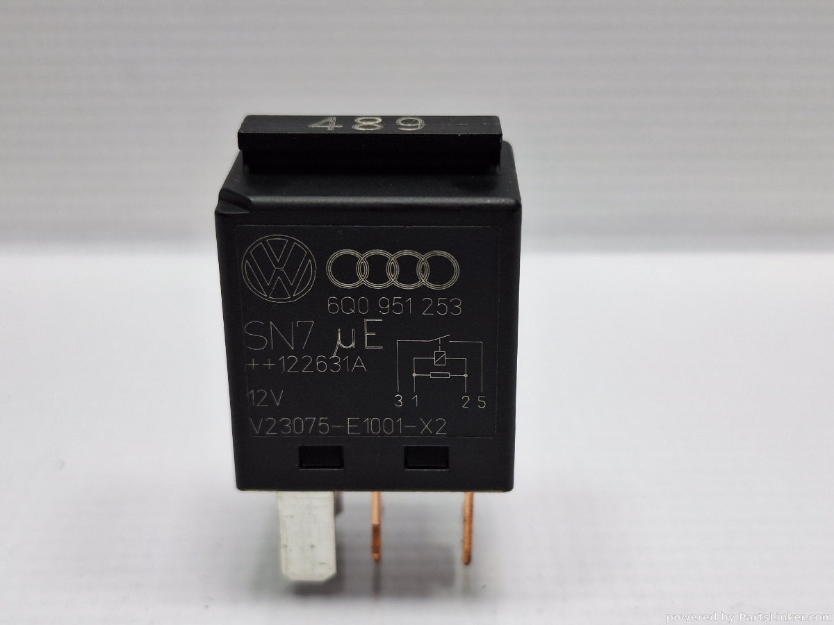 Releu 489 VOLKSWAGEN PASSAT (365) [ 2010 - 2014 ] 1.6 TDi BlueMotion (CAYC) 77KW|105HP 6Q0951253