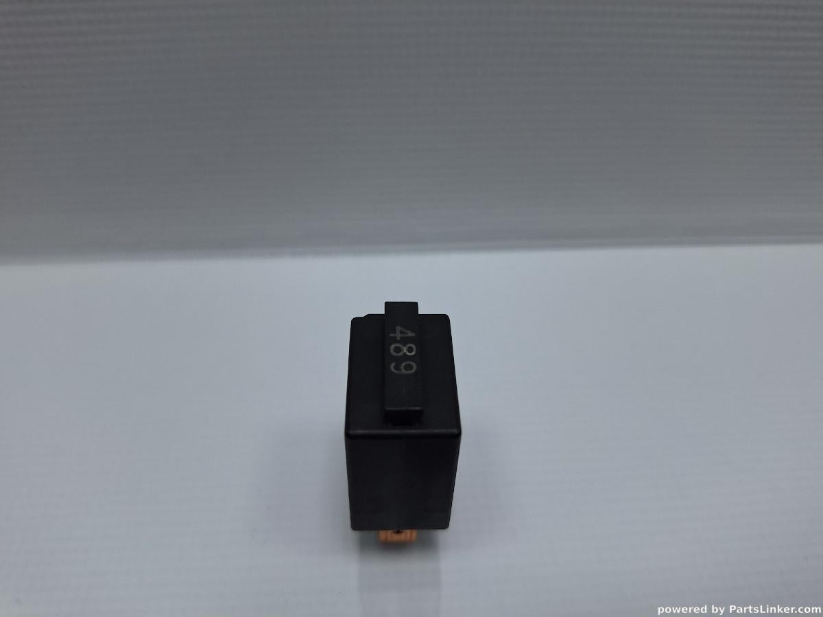 Releu 489 VOLKSWAGEN PASSAT Variant (365) [ 2010 - 2014 ], VOLKSWAGEN PASSAT (365) [ 2010 - 2014 ] 1.6 TDi BlueMotion (CAYC) 77KW|105HP OEM 6Q0951253
